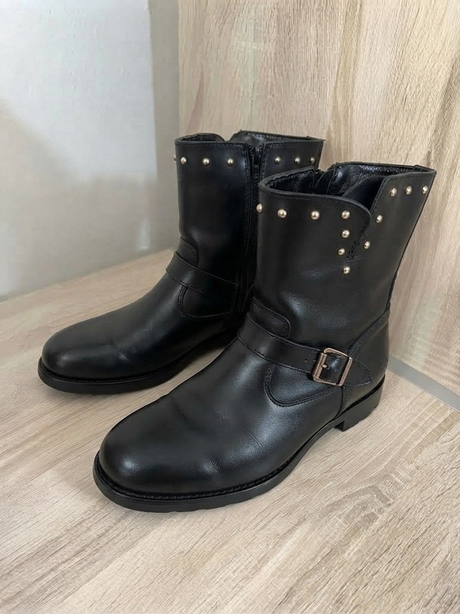 Bottines noires en cuir de la marque vera pelle