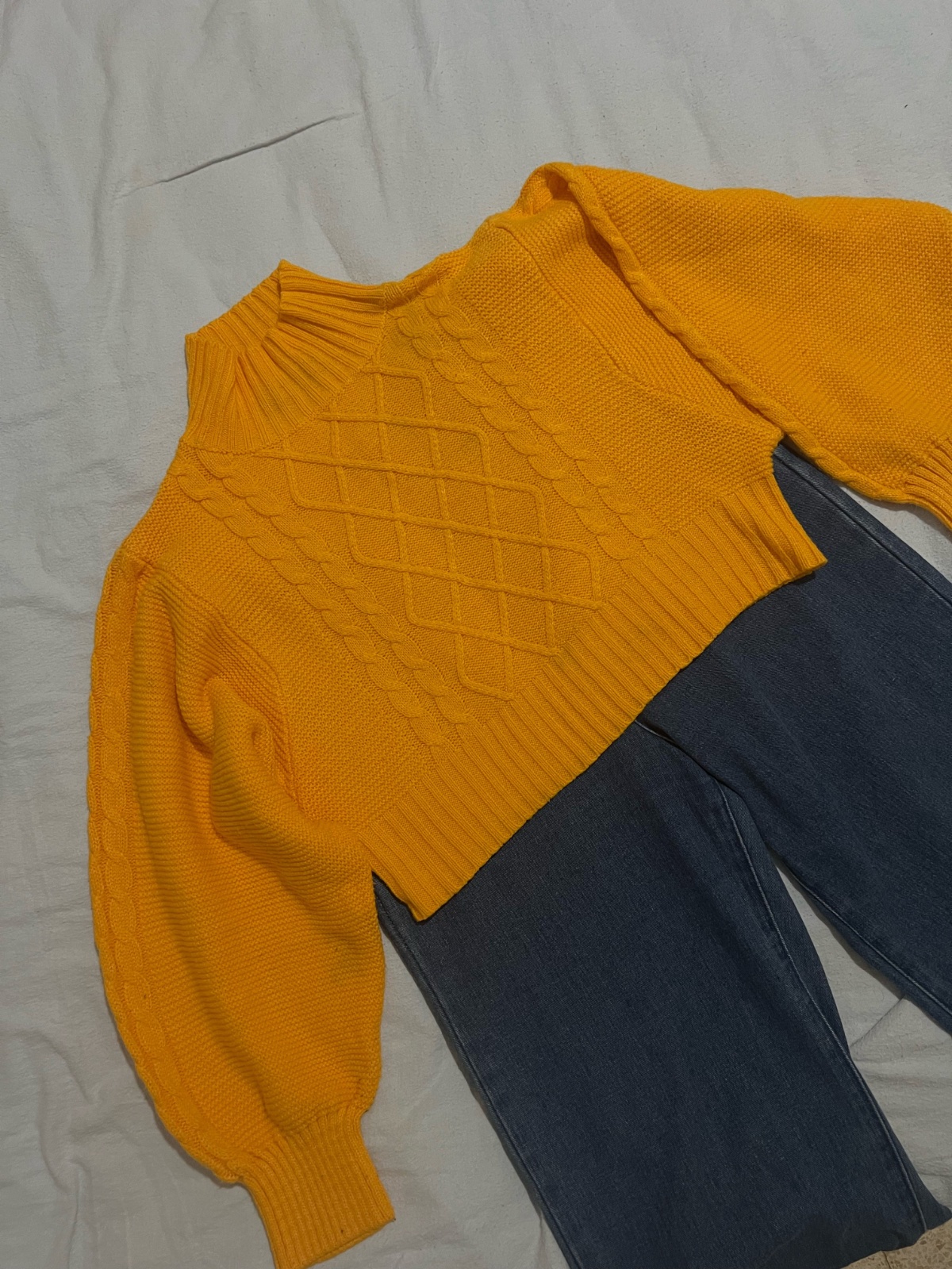 Pull jaune taille S/M