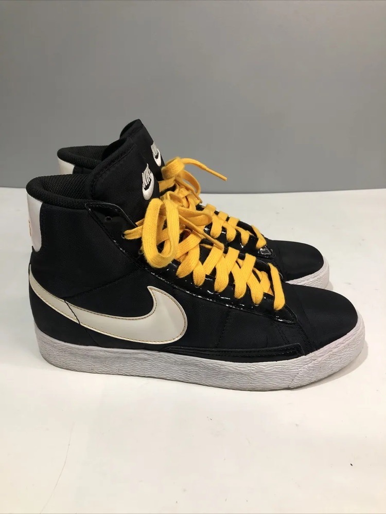 Nike blazer mid swoosh