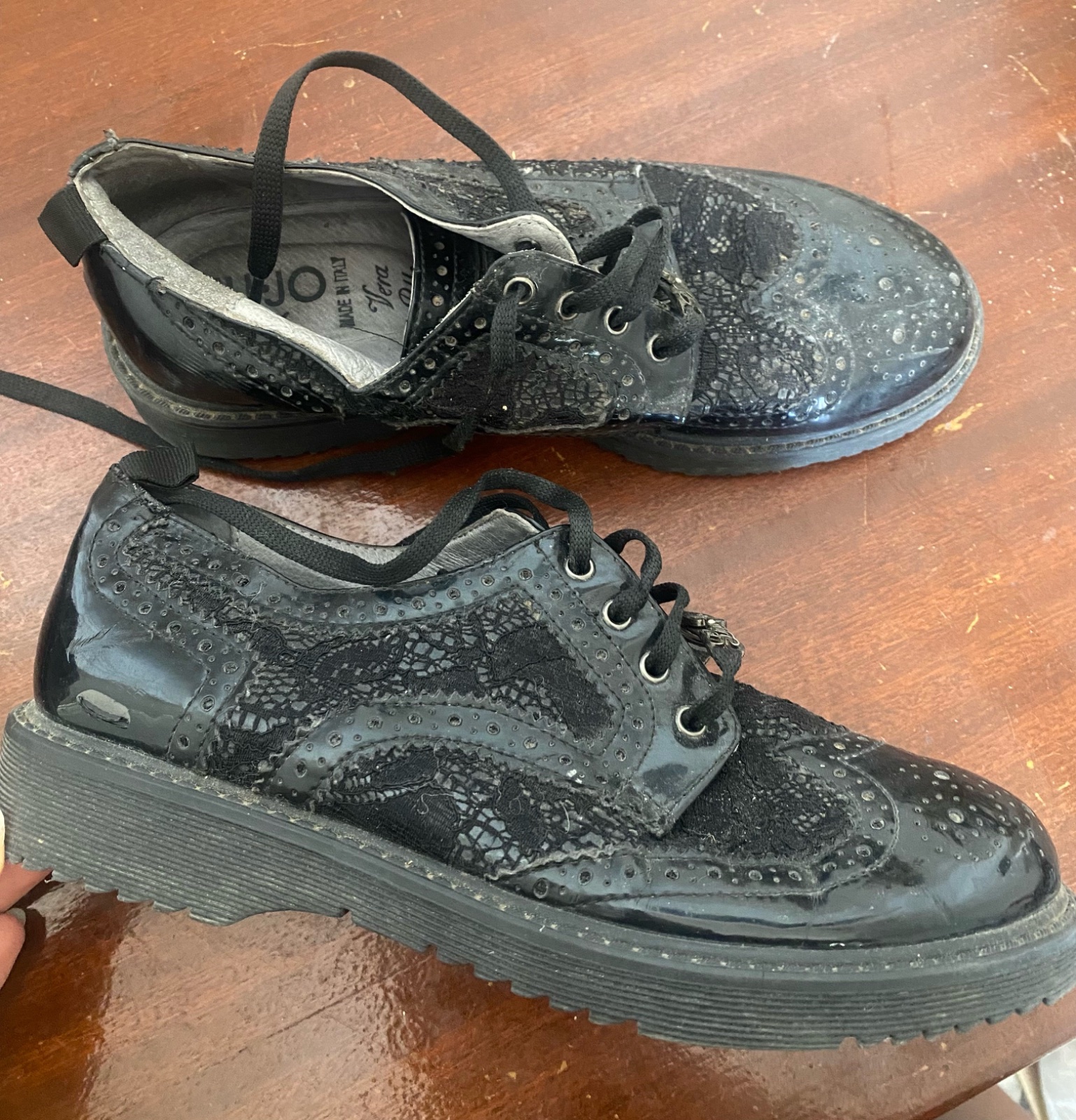 Chaussures derbies noires en cuir 