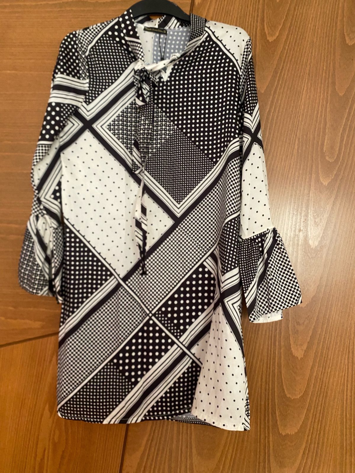 Une chemise tunique a imprimé marque defacto 