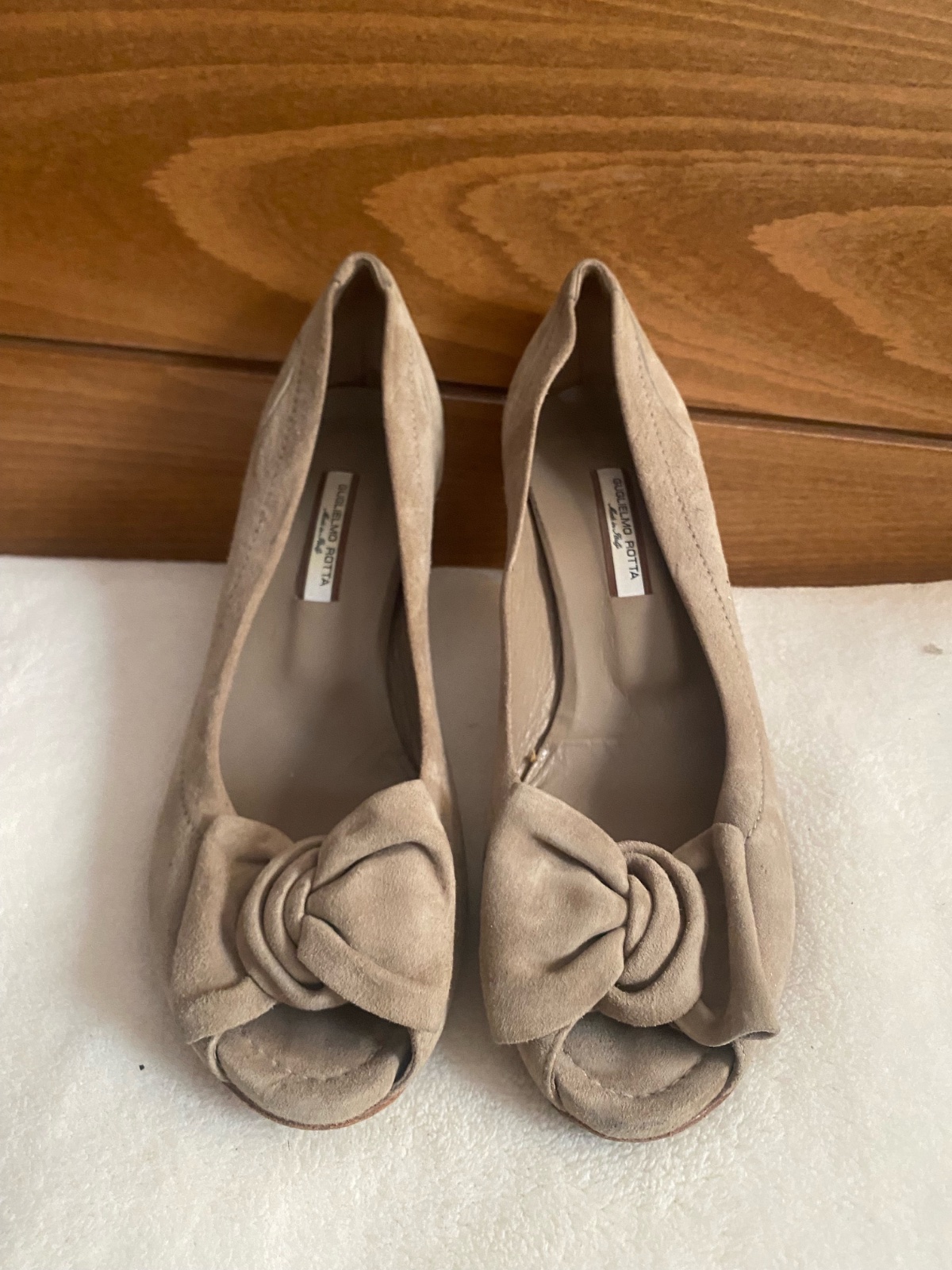 Escarpins à bout ouvert (peep-toe) de la marque italienne Guglielmo Rotta