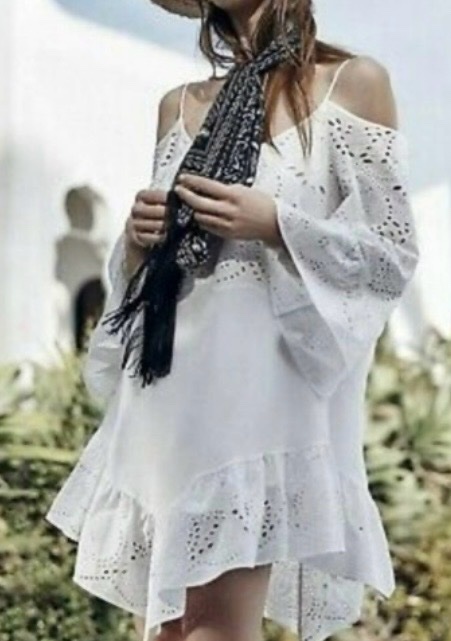 Robe BCBG MaxAzria Niki à œillets et épaules dénudées, neuve sans étiquette. Taille XXS