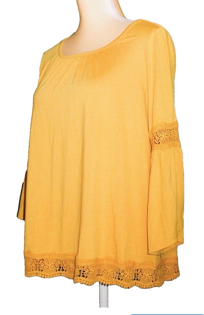Pull jaune de la marque george avec détails en dentelle brodée