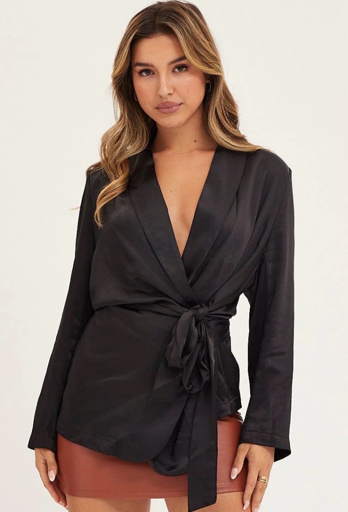 Blouse satin noir marque boohoo