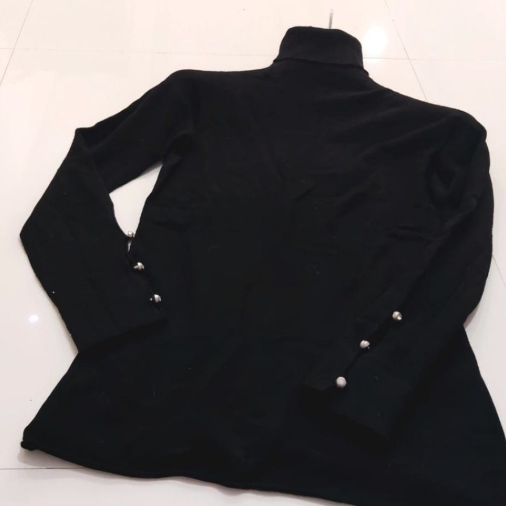 Pull basique avec boutons