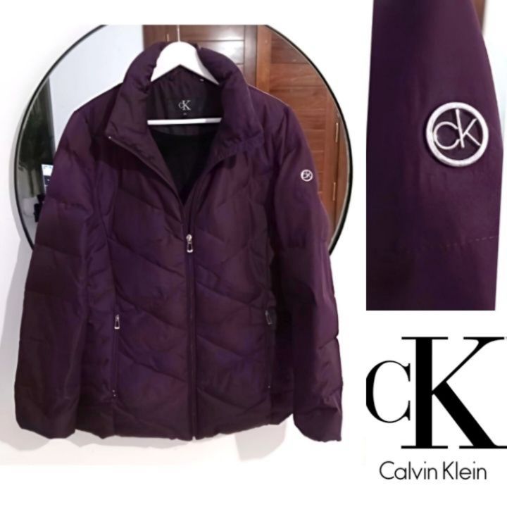 Calvin Klein aubergine matelassée bouffante 