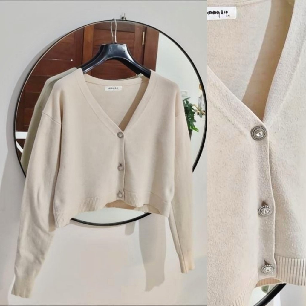 Cardigan crop à boutons bijoux neuf