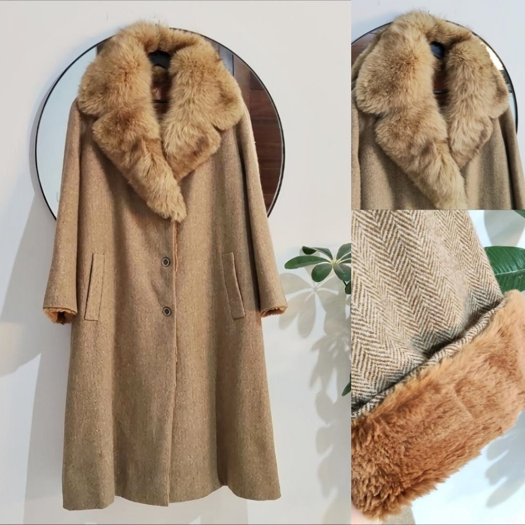 Manteau en laine avec vrai fourrure chiné neuf 