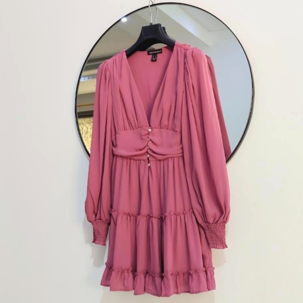 Jolie robe vieux rose neuve 