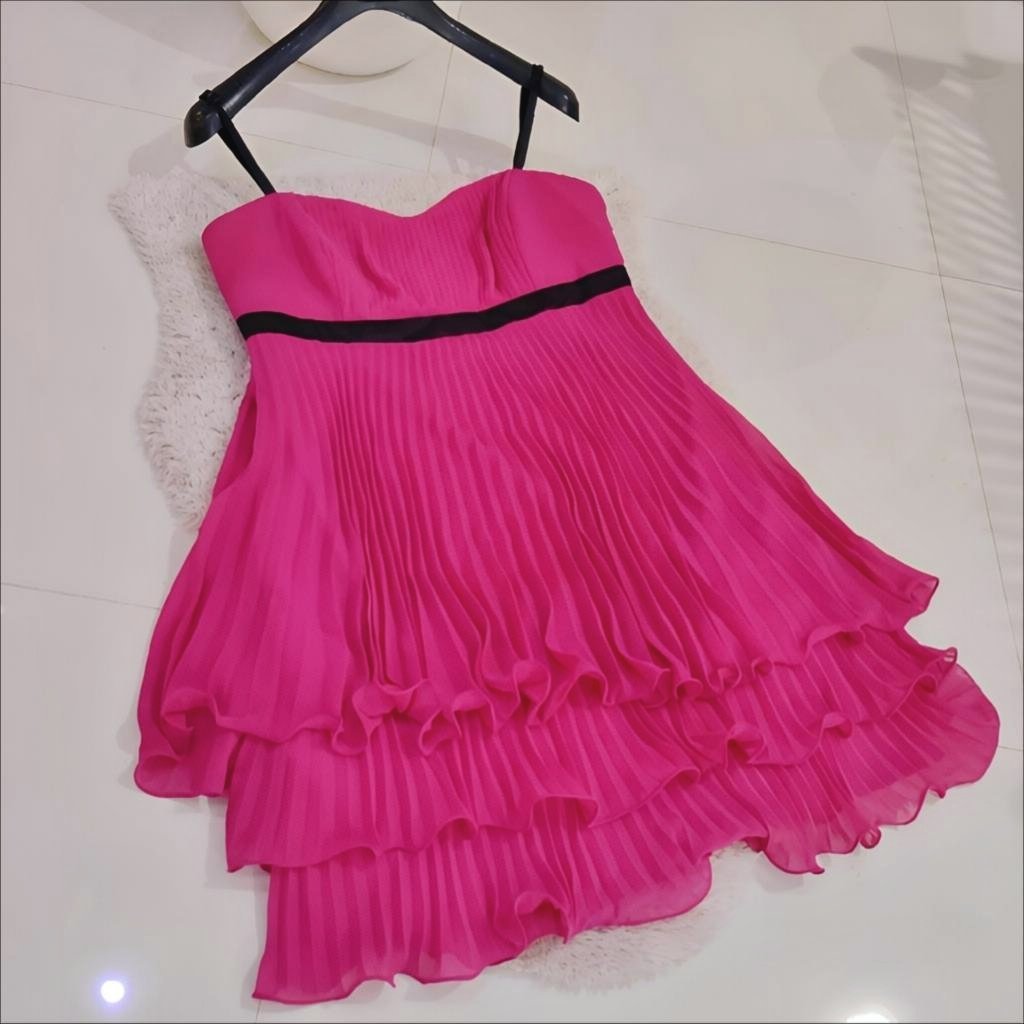 Robe cocktail plissée fushia neuve 