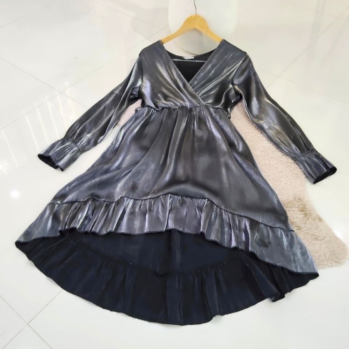 Robe métallique en soie et Viscose neuve 