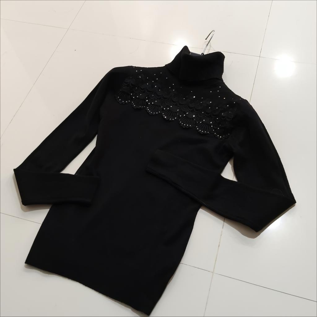 Pull avec strass à motifs effet laine neuf