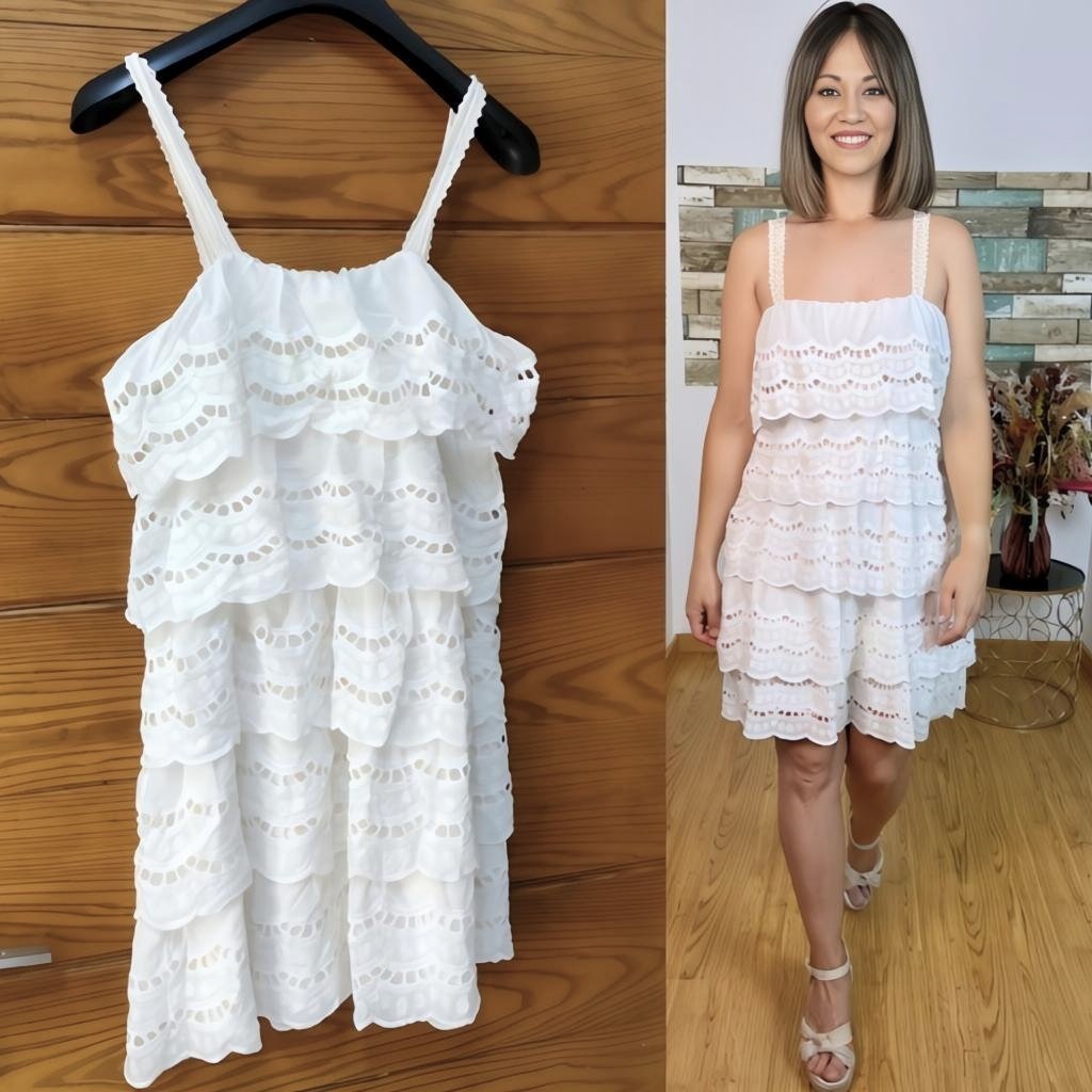 Robe blanche à broderie chic 