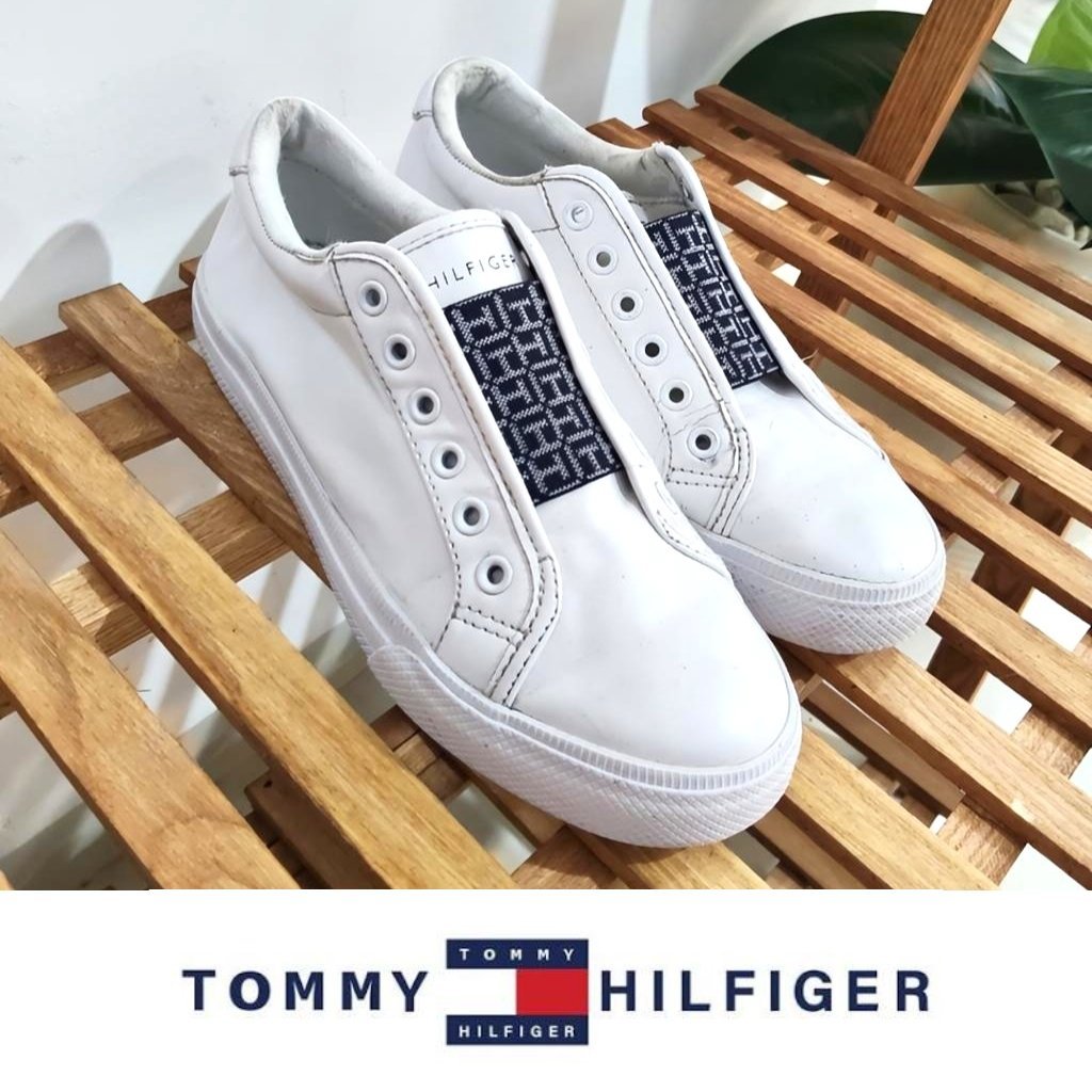 Tommy laven lace less 