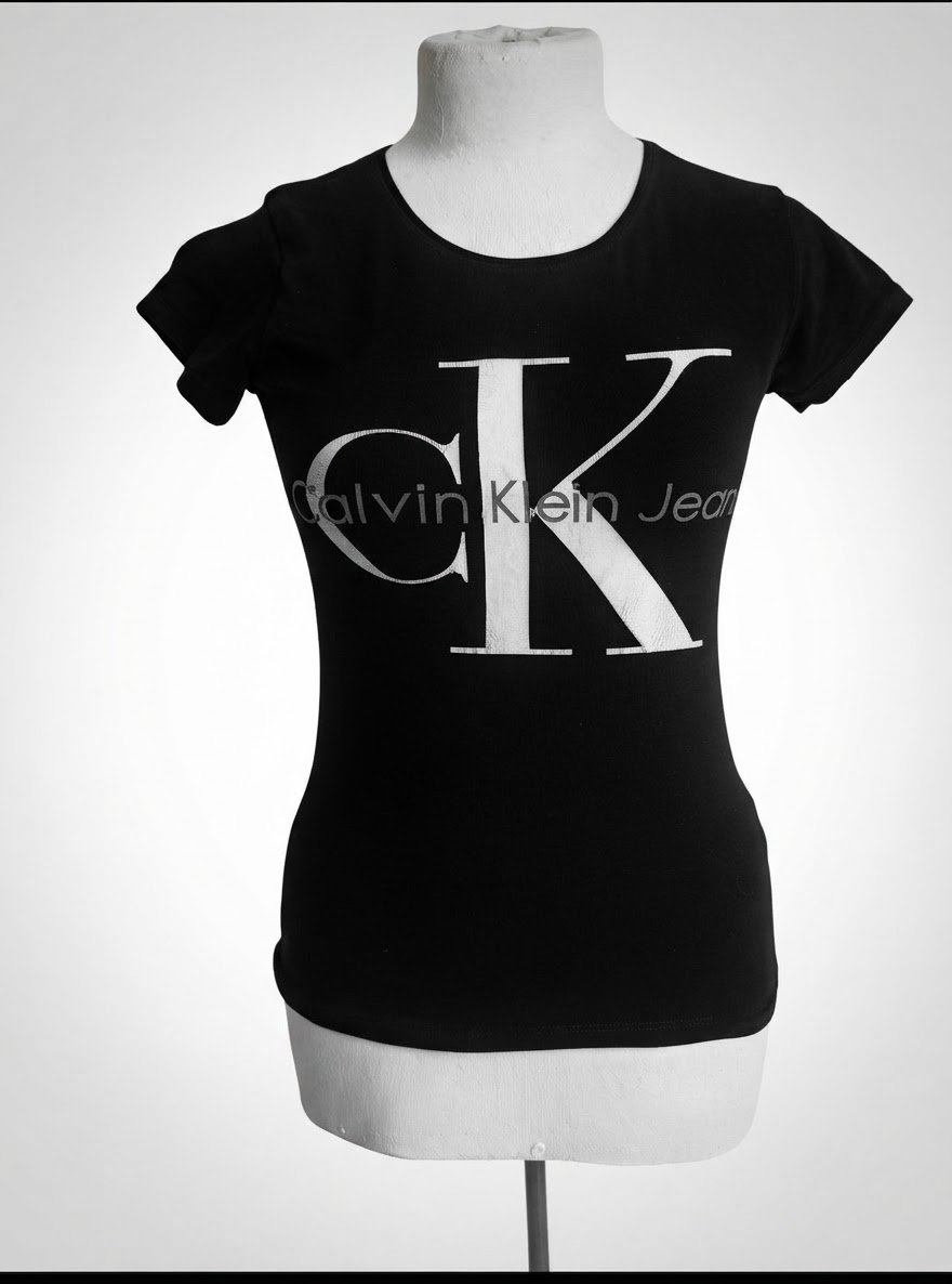 T-shirt ck avec son pantalon