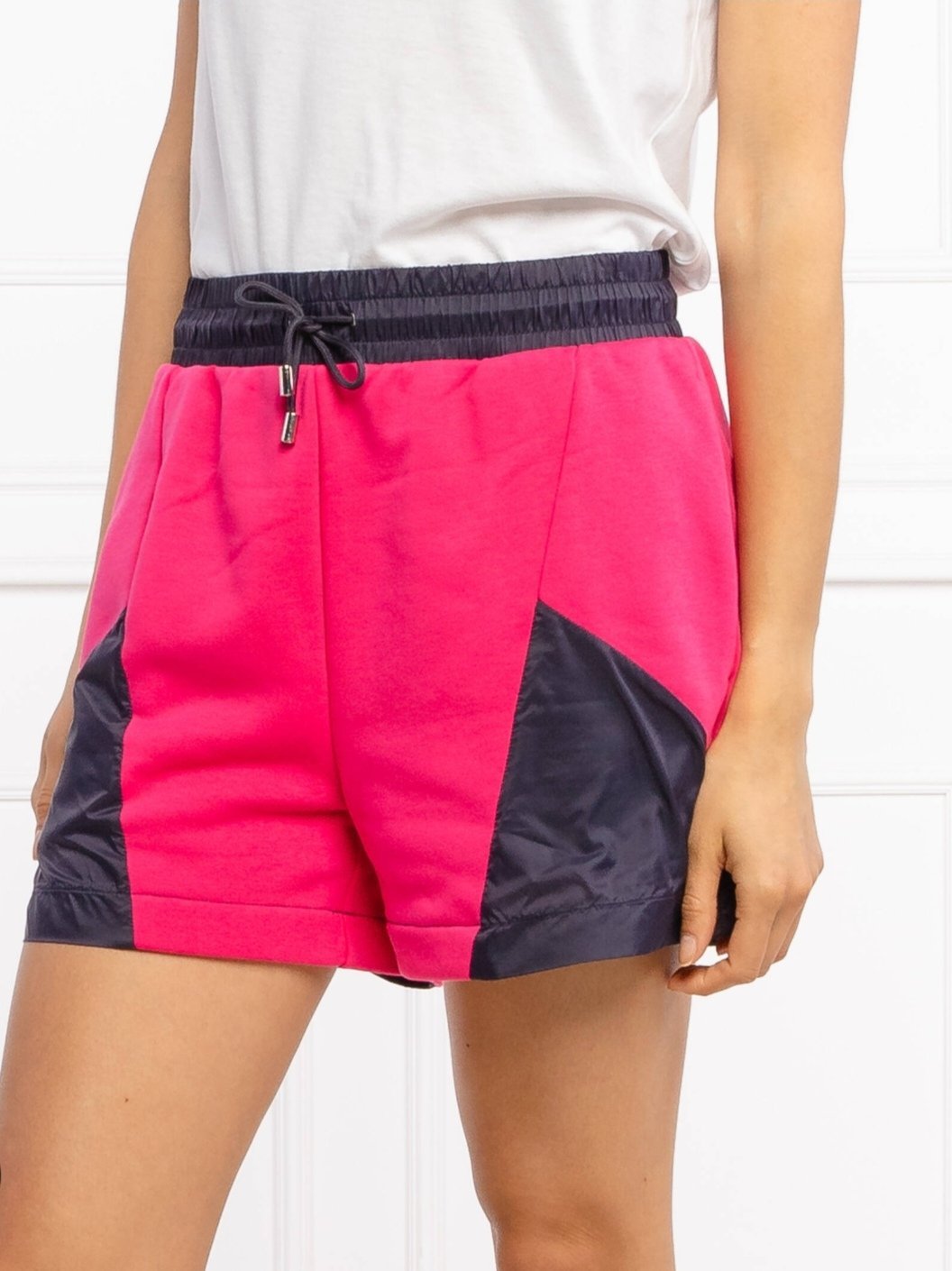 Short Hugo boss neuf taille xs 