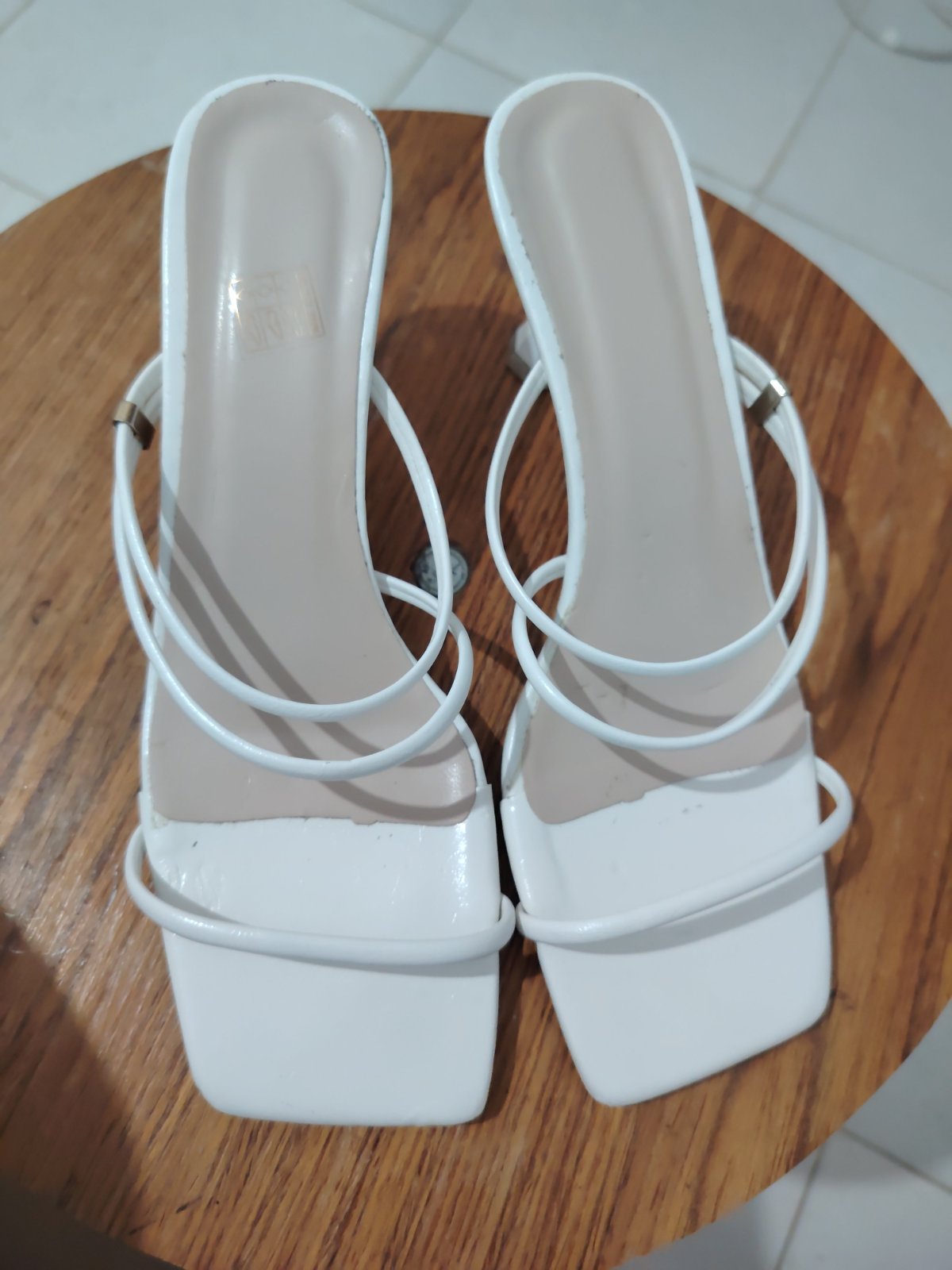 Des mules pointure 40 jamais porté 