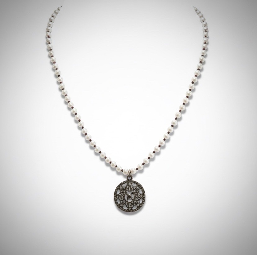 Collier orbit