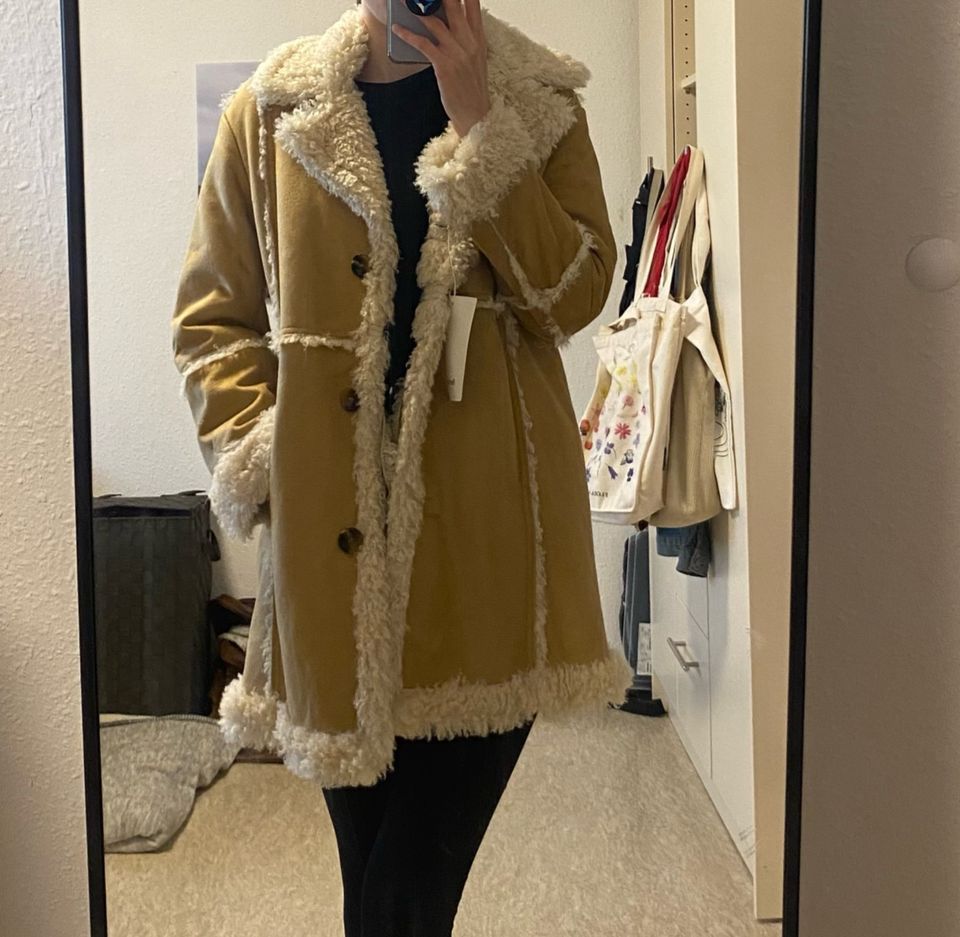 Manteau Bershka tendance neuf avec étiquette 