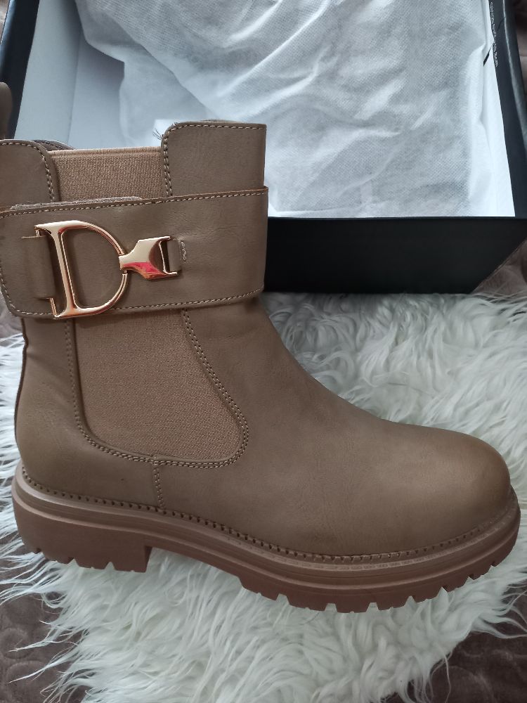 Bottines femmes  de couleur taupe 