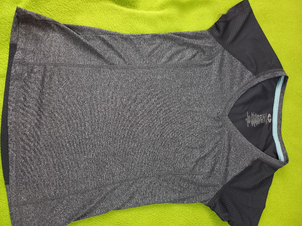 t-shirt sport taille XS 