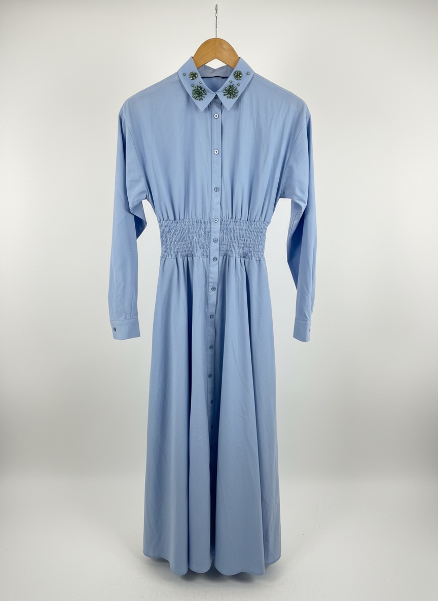 Robe bleue chic avec strass verts taille S