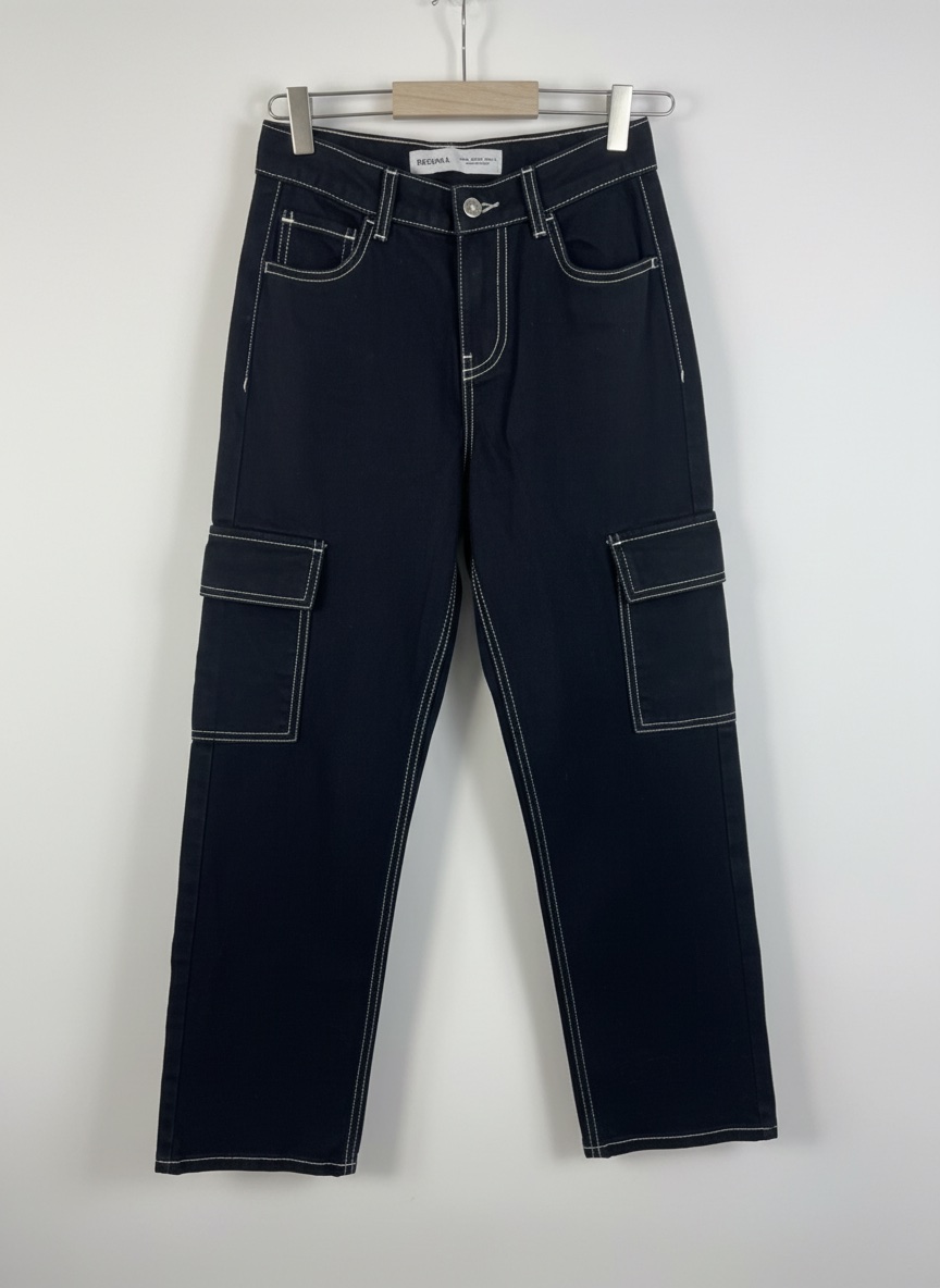 Jean cargo noir Bershka taille 32