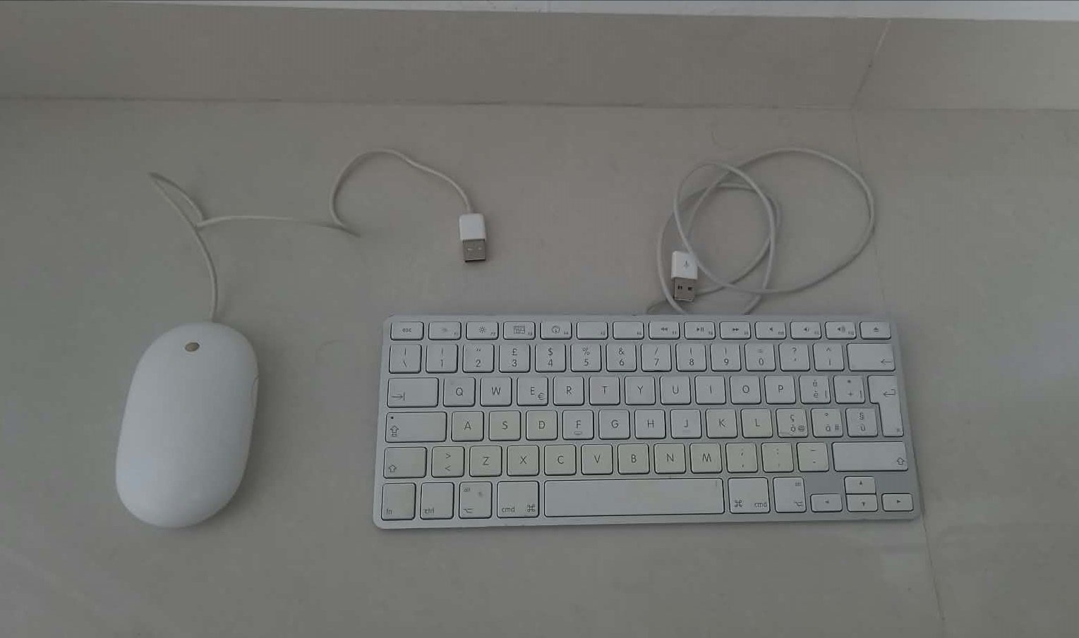 Lot Apple : Clavier A1242 + Souris A1152