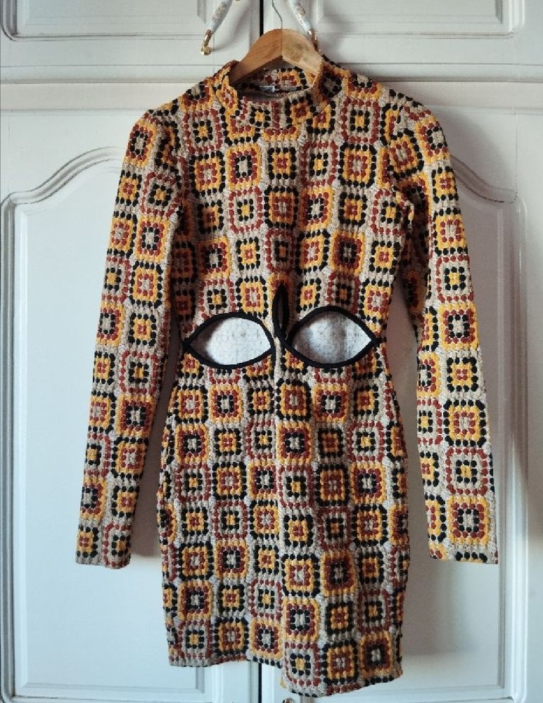 Robe colorée neuve de chez BERSHKA