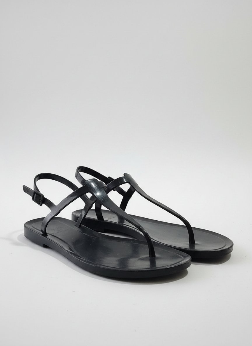 Sandales noires plastique 