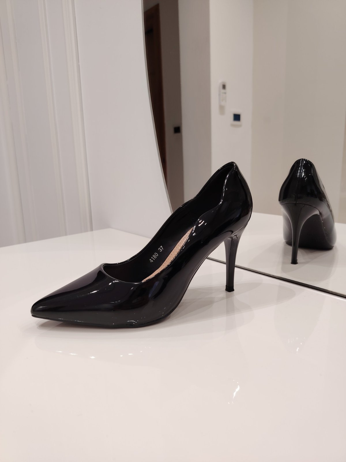 Escarpin noir vernis manuella