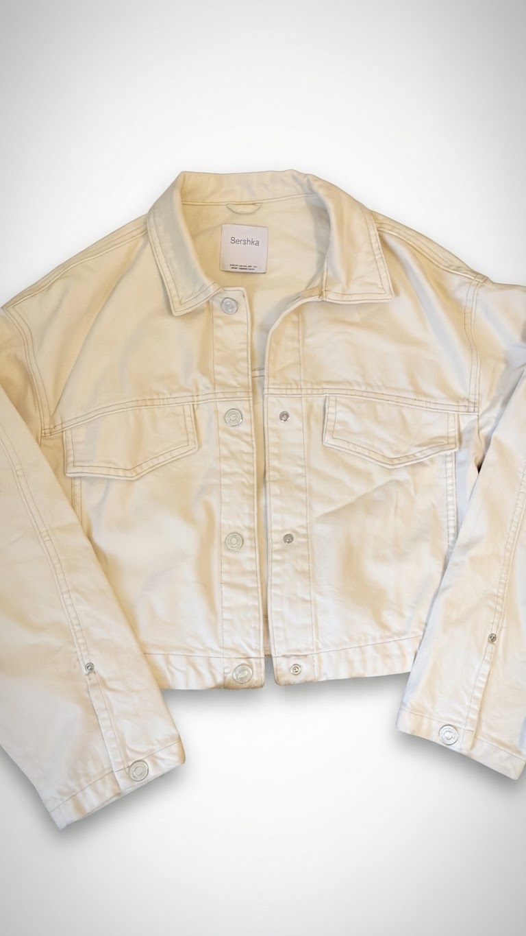  veste bershka en jean courte à la couleur créme 