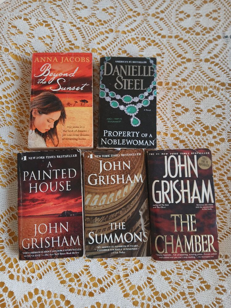 5 original books  ,5 livres originaux en anglais 