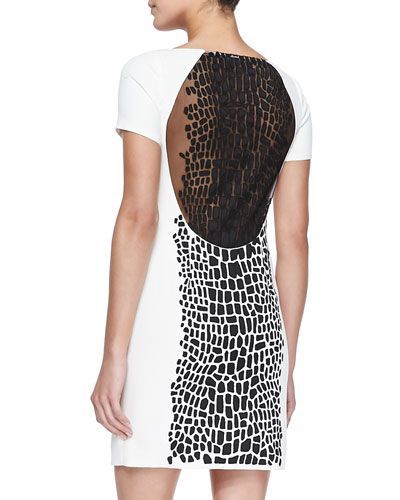 Robe neuve avec étiquette 