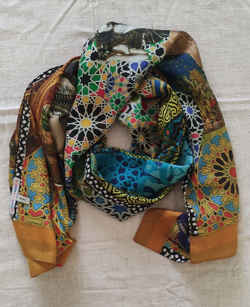 un foulard chef-d'œuvre 