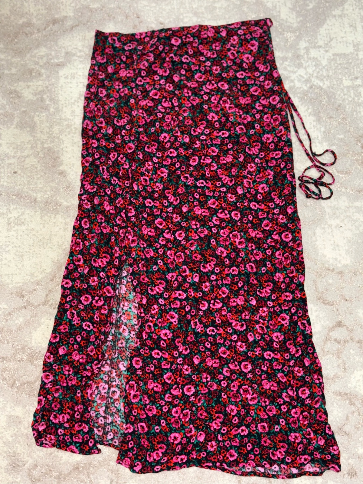 Jupe stradivarius a vendre taille M jamais portée 