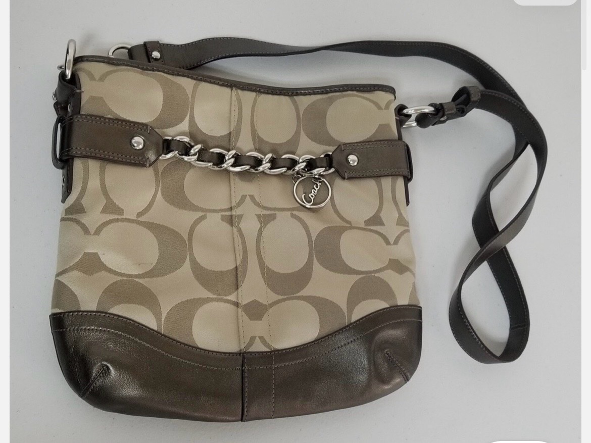 Crossbody coach signature