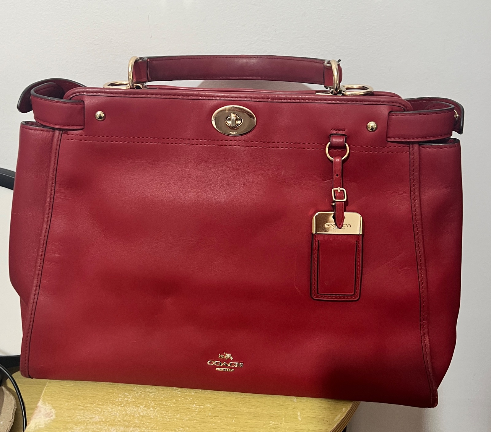 Sac bandoulière Coach rouge Gramercy en cuir avec fermoir tourniquet