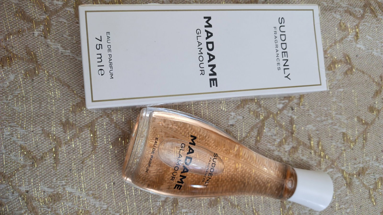 De eau parfum Suddenly Madame glamour est reconnue dans le monde de la beauté Célèbre parfum COCO MADEMOISELLE CHANEL