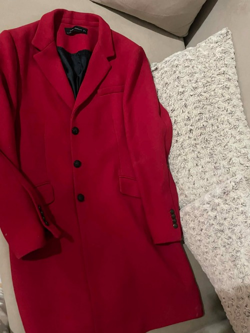 Manteau zarra  , blazer guess, pull zen 