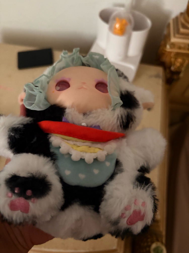 Une port clè pop mart colection spesial editoin