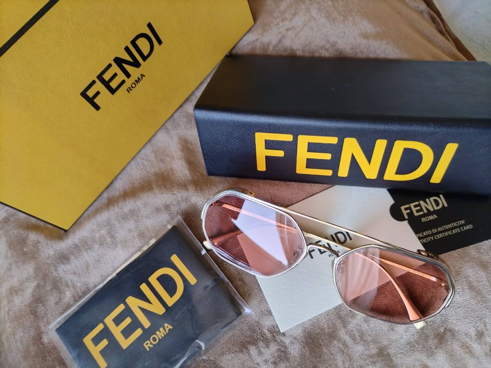 Lunette de soleil fendi