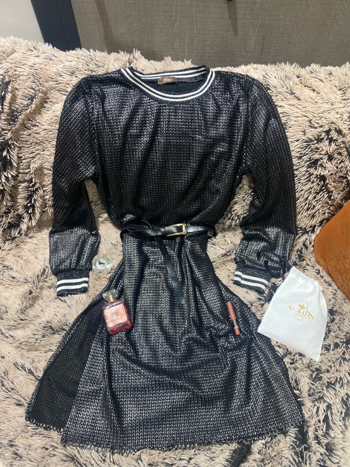 Jolie robe noir sport chic taille standard de la marque EMC