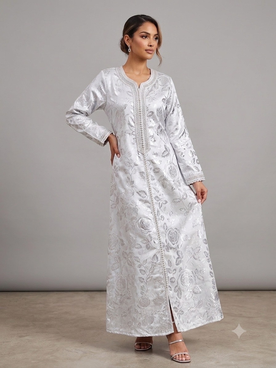 Caftan marocain argenté – Élégance & Raffinement