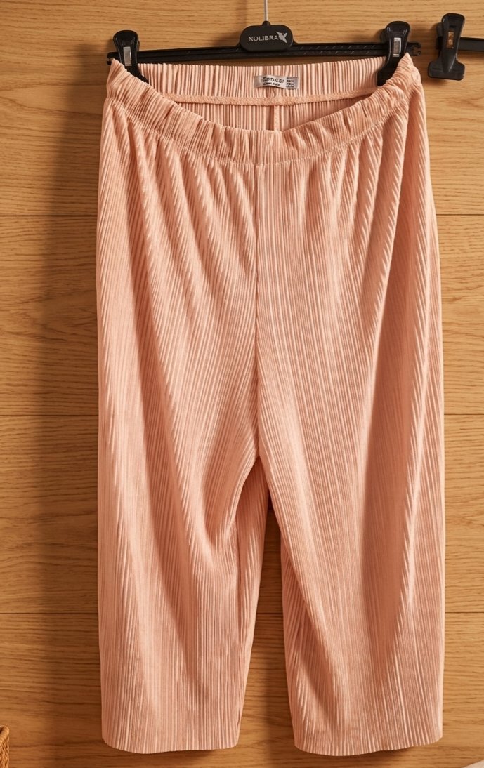 PONTALON BERSHKA TAILLE 38 