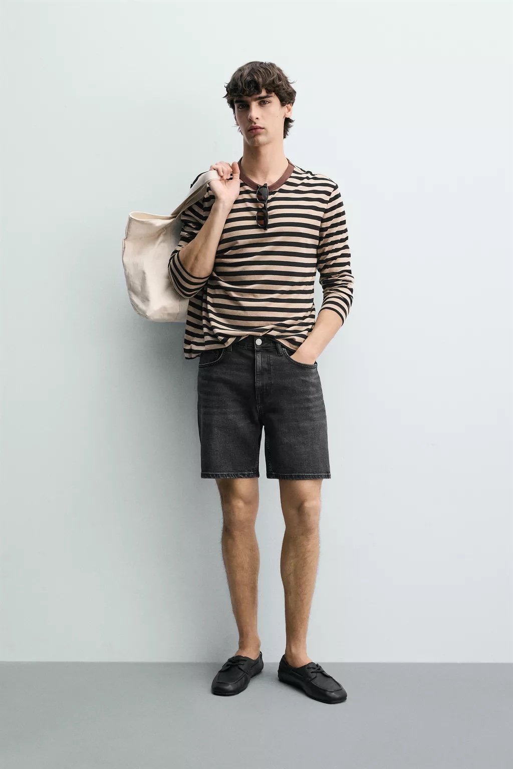 Bermuda ZARA homme Short en jean à coupe droite (Regular Fit)