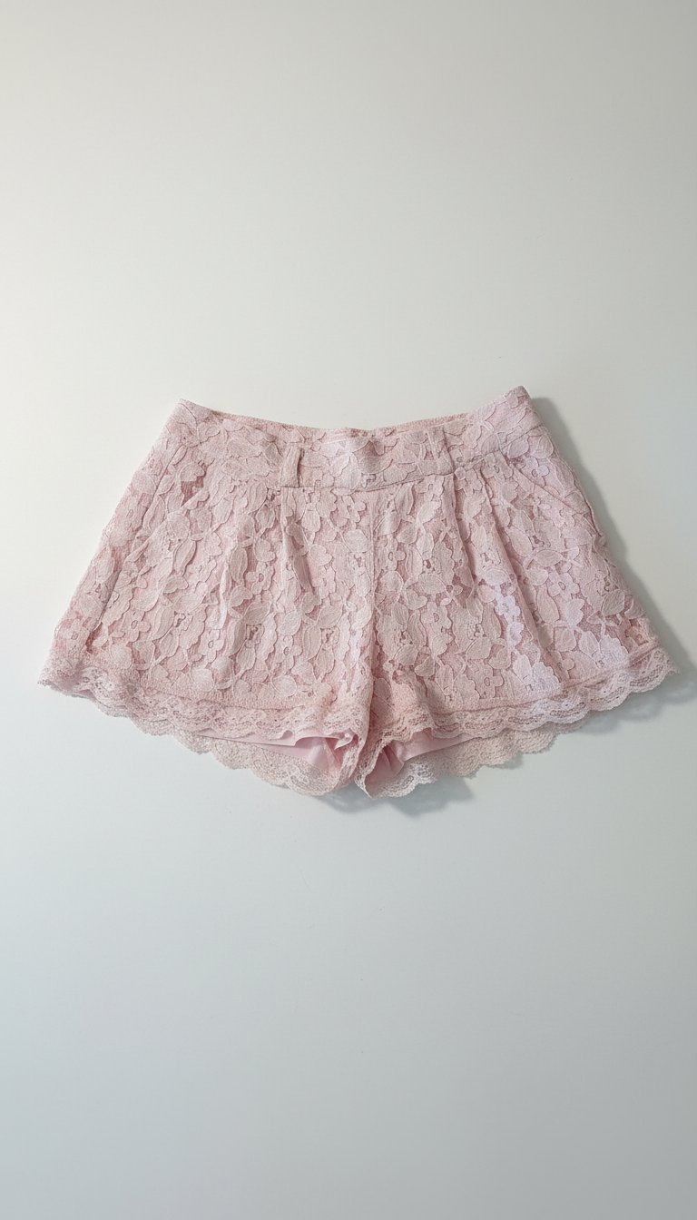 Short en dentelle 