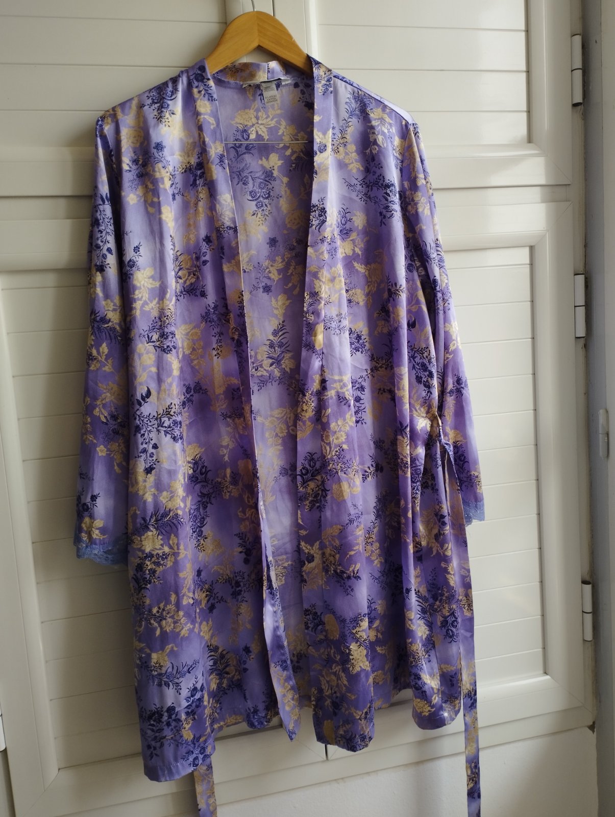 Delicates satin robe très chic taille xl