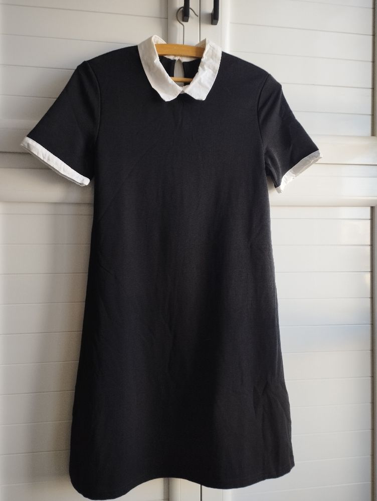 Robe très chic taille M de la marque Jennyfer 